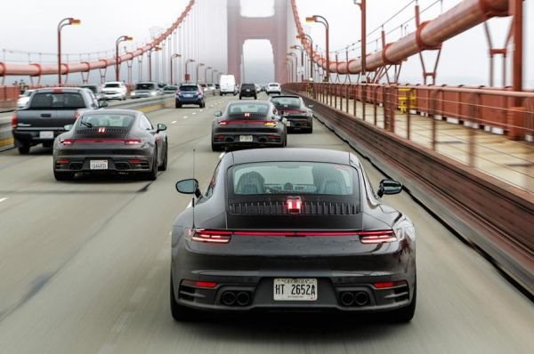 Porsche 911 (992)