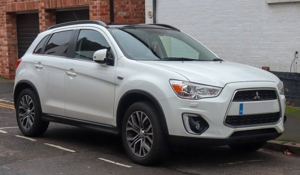 Третото поколение на ASX, представено през 2010, е на практика изцяло нов автомобил в сегмента на компактните кросоувъри. Не се отличава с извънреден комфорт или динамика, но вече години наред се представя много добре в изследванията на TUV. Същото впрочем важи за Peugeot 4008 и Citroen C4 AirCross, негови близнаци, сглобявани в същия завод в Оказаки. Средният пробег на ASX e 117 000 км. 
