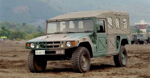 Японците решиха, че също трябва да направят подобен автомобил и създадоха Mega Cruiser, който много хора наричаха Toyota Hummer. Проектът не се оказа успешен, тъй като в САЩ никой не искаше тази кола. На някои други пазари тя се продаваше сравнително добре, но в крайна сметка Toyota реши да я спре от производство.