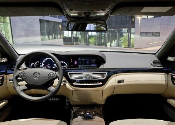 Mercedes-Benz S63 AMG  2011