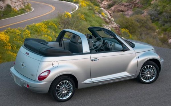 Още едно доказателство, че преминаването от концептуален към сериен автомобил невинаги е успешно. В САЩ този модел дори беше регистриран като камион, за да може компанията-производител да намали средните нива на вредни емисии на цялата си моделна гама.
