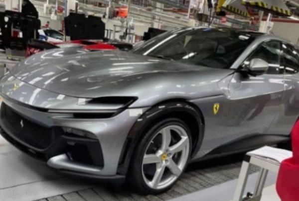 За първия нестандартен модел на Ferrari се знае сравнително малко, но основната новина, потвърдена от висшия мениджмънт на компанията, е, че той ще се предлага с 12-цилиндров двигател с атмосферно пълнене. Облекчение, като се има предвид, че двигателят на 812 Competizione вече беше обявен по-рано за &bdquo;последния V12 от Маранело&ldquo;.