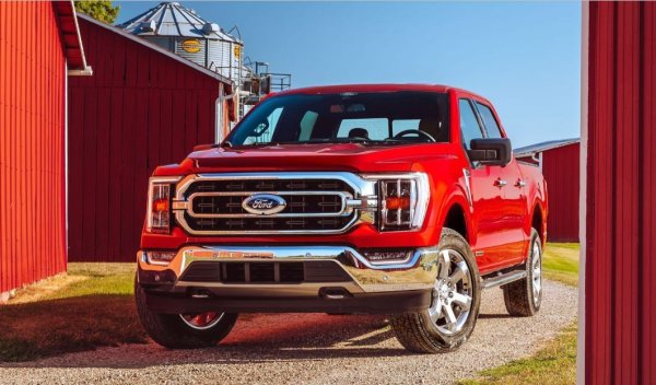 Пикапите много рядко биват възприемани като &bdquo;бързи&ldquo;. При новите модели обаче нещата се променят, като доказателство за това е  Ford F-150 Raptor. Не само той обаче се справя повече от добре. Fбикновен F-150 с двигател V6 EcoBoost с обем 3,5 литра в стандартно изпълнение Lariat вдига 100 км/ч за 5,5 сещкунди, като заслугата за това е на 400-те коня под капака.