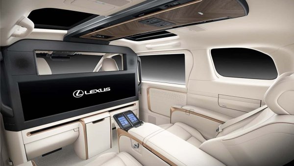 Типичните на за марката материали от висок клас са комбинирани с с единични, накланящи се седалки, както и с огромен 48-инчов дисплей за пътниците отзад.  Цената на LM за някои европейски пазари вече е известна. Версията със 7 места ще струва 135 000 евро, а тази с 4 места – 155 000 евро.