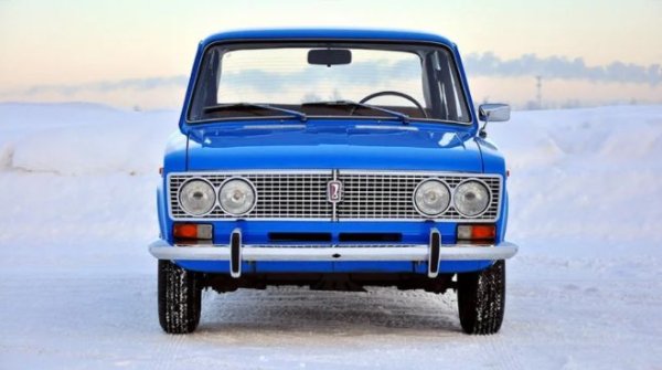 В Топ 10 на най-продаваните автомобили в историята попада и една класика от СССР. Семейството „Жигули“ се състои от 7 модела, като сред тях не се включват товарните модификации. В основата на модела е Fiat 124, а производството продължава от 1970 до 2014 г. Част от него е реализирано в чужбина.