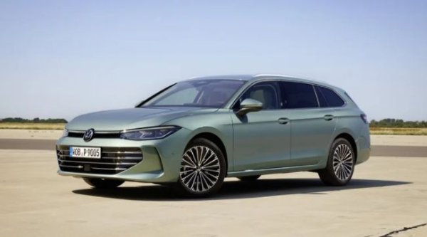 Празнуващият в момента 50-годишния си юбилей Passat съвсем наскоро беше показан в неговото девето поколение. За половин век на конвейера – от 1973 г. досега, са произведени и продадени над 34 млн единици, като за този период моделът беше предлаган в различни модификации. Сега вече той е само комби, тъй като седанът започна да губи популярност още преди няколко години.