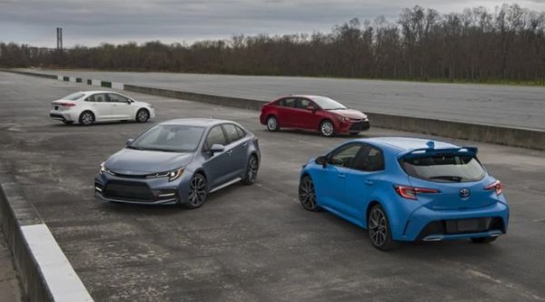 Има обаче един автомобил, който изпреварва Ford F-Series по продажби. Това е феноменалната Toyota Corolla, чието първо поколение се появява през 1966 г. Японският модел вече е сменил 12 генерации, като дълго време е лидер но продажби в света. За 57 години от Corolla са произведени и продадени над 50 млн единици.