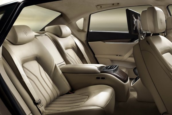 Maserati Quattroporte