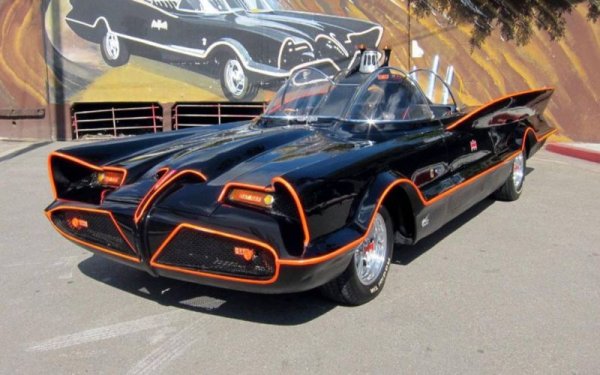 Куриозното е, че Барис успя да купи баснословно скъпата за производство машина само за... 1 долар, защото от Lincoln смятали, че тя вече си е изпълнила задачата и не им е нужна. 
Самият Барис не посегна на оригинала, а само го използва за макет, за да произведе три копия за снимачния процес със задвижване от Ford Galaxy. Оригиналният концепт остана в личната му колекция до 2013, когато бе продаден на търг за 4.62 милиона долара. 
