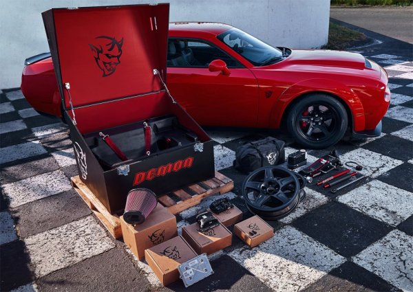 Challenger SRT Demon 