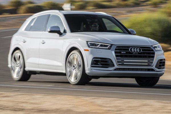 В TUV Report-2021 моделът Audi Q5 е на 9-о място в категорията „от 4 до 5 години“, а в категорията „от 8 до 9 години“ е точно по средата. Заедно с Q3, тои попада в Топ 10 на рейтинга на 6-7-годишните кросоуъри, като заемат последните две места. Резултатът не е лош както цяло, но и самите германците предупреждават, че покупката на премиум-кросоувър си е доста рисковано начинание.