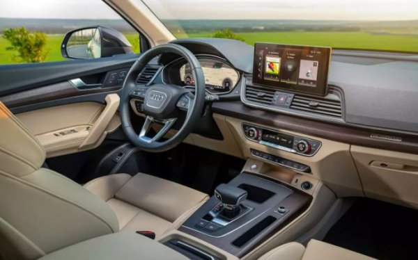 Най-добре е да се разглеждат предложения на 3-5 години, където ценовият диапазон е доста голям. Декларираният пробег рядко надвишава 75 000 км, но има и предложения е на 30 000 км. По-вероятно е първото, тъй като в Германия колите минават поне 20 000 км на година, затова и харесаният автомобил трябва да бъде внимателно проверен. Не бива да се забравя, че гаранцията на колите на Audi, като тя може да бъде увеличена с още 3.