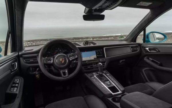 Изборът на Macan е по-малък в сравнение с останалите германски автомобили в този списък. Пробегът обаче също е по-малък &ndash; близо наполовина. Гаранцията на Porsche е 2 години, но марката предлага нейното удължаване и след този срок. При прехвърляне на колата, сертификатът остава валиден.