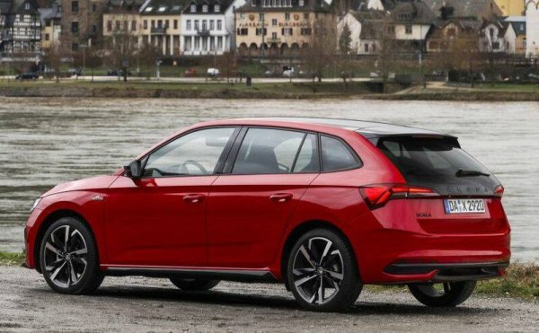 Спрямо 2024: 43%

Още един застаряващ модел в гамата на Skoda, който обаче миналата година получи фейслифт, за да е в крак с новите изисквания на ЕС за безопасност. Интересът в България расте, може би защото и в този ценови сегмент остават все по-малко конкуренти. 
