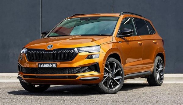 Спрямо 2024: -9%
Регистрации през март: 54

Още един ветеран в сегмента на компактните кросоувъри. Karoq, който е на пазара вече девета година, е най-остарелият модел в гамата на Skoda, и фейслифтът от 2021 не променя съществено този факт. Догодина идва следващата генерация, вече с коренно променени задвижване и интериор. 
