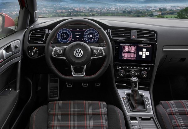 Силни страни: страхотно управление; силно представяне на пътя; изискан стил.

Слабости: някои конкуренти предлагат по-яростно шофиране; по-скъп в сравнение с конкурентите=
