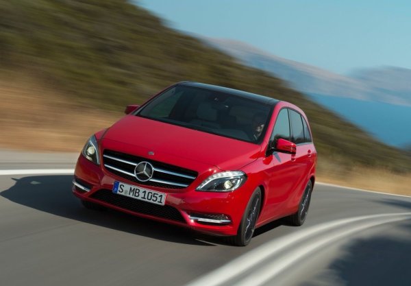 Лидерите тук са Mercedes B-Klasse и VW Golf Sportsvan (бивш Golf Plus). И двете са проектирани за комфорт: те предлагат пространството на по-голям автомобил в компактни размери, което улеснява паркирането. Mercedes впечатлява с качеството на довършителни работи, тишината и разпознаваемата гладкост. 