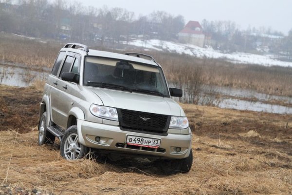 Подобен списък няма как да мине без руски модел, като в случая това е един автомобил, предпочитан заради своите офроуд способности - UAZ Patriot. Моделът от 2012 година е оборудван със  словенски блокове на релета и предпазители. Тези части са капсуловани и не подлежат на ремонт, но влагата често прониква в тях, провокирайки топенето на проводници и разрушаване на електрическите контакти.