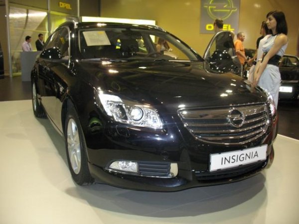 Opel Insignia Sports Tourer / Автомобилен салон София 2009