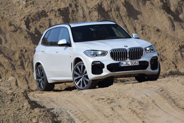 BMW X5 е SUV, което разширява привлекателността му, но той има други проблеми, които водят до този драстичен спад. Неговата начална цена е много висока, а към това трябва да се прибавят големите разходи за поддръжка и данъци. Ремонтите също са много скъпи, което води до огромна амортизация на модела.