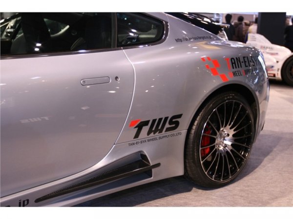 Доработен Aston Martin DB9 от TWS / Токио 2009