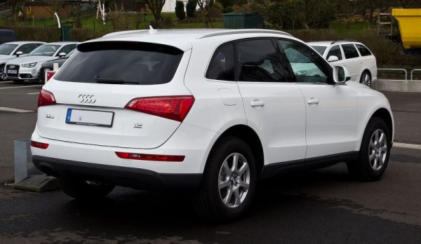 Още с първото поколение на Q5 Audi зададе високи стандарти за надеждност, което обяснява и защо това е най-продаваният модел в своя клас, пред конкурентите от BMW и Mercedes. Q5 от 2010 година има същия процент дефекти като Avensis и Golf, но при по-висок среден пробег - 159 000 км. 
