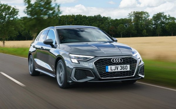 Рекордна година за Audi A3 (като тук са включени и S3, и RS3). Първата серия на BMW също няма от какво да се оплаче, докато А-класата на Mercedes успява при растящ като цяло пазар да отчете почти 10 на сто спад. Най-големият ръст в Топ 10 е за новото BMW 2 Series Active Tourer. 

1. Audi A3 - 124,444 (17.6%)
2. BMW 1 Series - 86,585 (30.2%)
3. Mercedes A Class - 83,108 (-9.8%)
4. Mercedes CLA - 57,792 (10.3%)
5. BMW 2 Active Tourer - 36,957 (78.6%)
6. Volvo C40 - 21,148 (29.4%)
7. BMW 2 Series - 18,365 (-2.2%)
8. Mercedes B Class - 18,109 (-21.5%)
9. DS 4 - 18,097 (12.6%)
10. MINI Clubman - 10,403 (-13.4%)
ОБЩО - 475,620 (5.8%)
