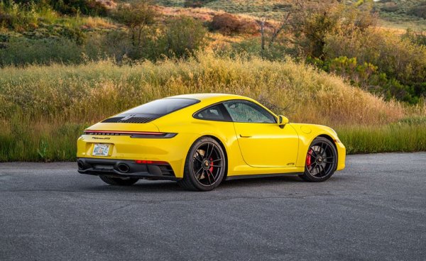 Фантастичната година за Porsche е увенчана и с почти 31% ръст за класическото 911. Втора серия на BMW също се представя все по-добре. 

1. Porsche 911 - 14,240 (30.8%)
2. BMW 2 Series - 12,468 (54.6%)
3. BMW 4 Series - 10,179 (-26.5%)
4. Audi TT - 4,664 (5.2%)
5. Porsche 718 Cayman - 3,612 (36.5%)
6. Audi A5 - 2,630 (8.2%)
7. Mercedes C Class - 2,614 (-6.6%)
8. Mercedes E Class - 2,421 (-9.4%)
9. Mercedes CLE - 1,750 (1000.6%)
10. Lotus Emira - 1,589 (931.8%)
ОБЩО - 59,081 (15.0%)
