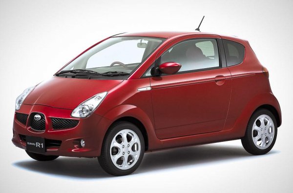 Индексът R1 най-често се свързва с култовия спортен мотоциклет Yamaha YZF-R1, но в случая става въпрос за возило на Subaru, предназначено за японския пазар, напомнящо повече на огромна детска играчка, отколкото на автомобил в традиционния смисъл. Това е така, защото R1 е кей кар с три врати и роднина на малко по-просторната модификация R2 с пет врати. Дължината на мъника е 3285 мм, а ширината 1475 мм.

Според правилата за кей кар сегмента, R1 / R2 е с 658-кубиков двигател, в случая редови, който се предлага в атмосферен и компресорен вариант. По време на производствения период от 2005 до 2010 г. автомобилът е оборудван изключително с вариатор и позволява на клиентите да избират между предно и задвижване на всички колела.