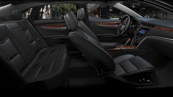 Cadillac пусна XTS Vsport за моделната 2014 година, дебютирайки с новия LF3 туин-турбо V6 двигател, който ще постави основите за бъдещите години на високопроизводителните Vsport и V модели. Тогава моделът струваше 72 000 долара с всички екстри, но днес може да се намери за 20 000 долара, но най-вероятно пробегът му ще е огромен.