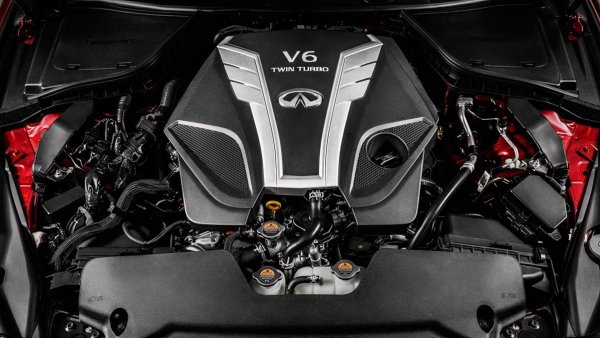 Преди 6 години този автомобил струваше между 35 000 и 55 000 долара като нов. Тогава старият и доказан 3,7-литров V6 беше заменен от новия VR30DDTT двигател, който развиваше 310 или 410 к.с. в зависимост от модела. От финансова гледна точка вариантът Q50 Red Sport е по-скъп, докато версията с 310 к.с. е сред най-изгодните на пазара. За около 25 000 долара се продават екземляри с пробег от 50 000 км.