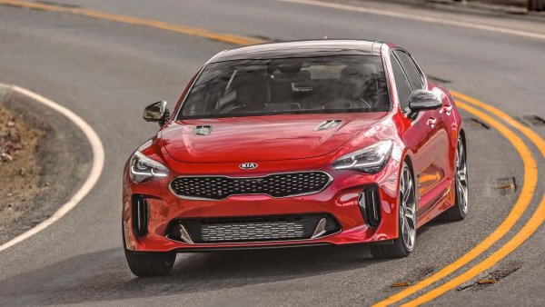 Двигател &ndash; 3,3-литров V6 бензин

Мощност &ndash; 375 к.с.

Задвижване &ndash; AWD

Скоростна кутия &ndash; 8-степенна автоматична
