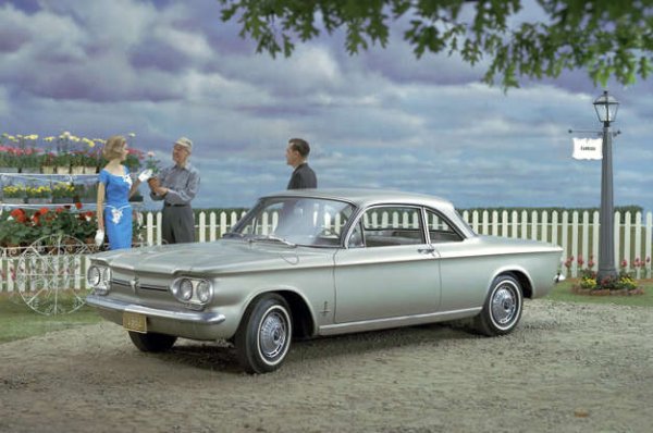 Той остава един от най-противоречивите американски автомобили, пускани някога, до голяма степен заради спорната конструкцияна задно окачване с въртяща се ос. Един факт, който често се пренебрегва, е, че тази система е монтирана само на първото поколение, произвеждано от 1960 до 1964 г. 

Следващата генерация вече е с независимо окачване, което представлява значително подобрение, осигуряващо на модела изненадващо остро управление. Репутацията на Corvair обаче е непоправимо увредена, така че Chevrolet пенсионира модела през 1969 г., без да пусне негов директен наследник.