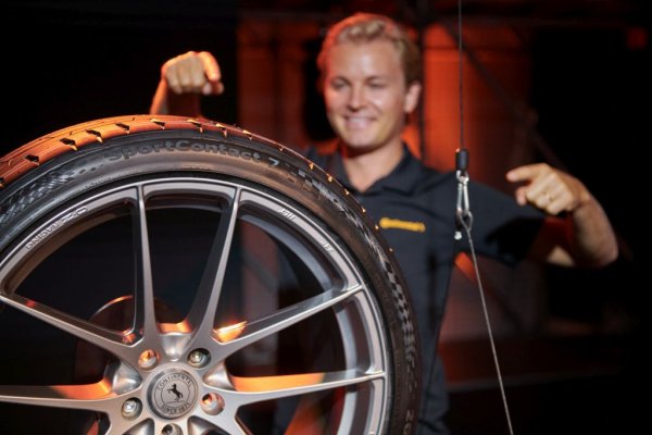 В съвременната епоха подразделението за гуми на Continental може да се похвали с още две постижения за историята. През 1991 тя създаде първата в света "еко" гума - ContiEcoContact, създадена така, че да оказва по-малко съпротивление при търкаляне, да пести гориво и да оставя по-малко фини каучукови отпадъци по асфалта. А през 2003 германците представиха и ContiSportContact 2 VMAX - първата в историята гума, одобрена за скорости до 360 километра в час. Постижението бе признато и от Книгата за Рекорди на Гинес.
НА СНИМКАТА: Нико Розберг представя Sport Contact 7, последното поколение спортни гуми на Conti
