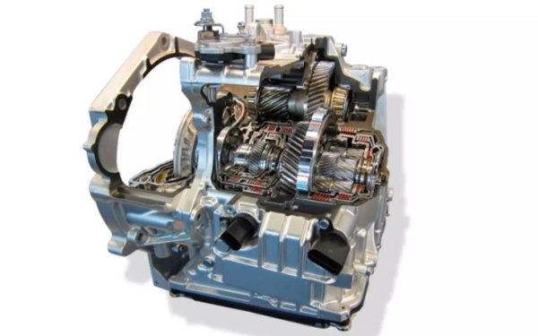 Шестстепенната автоматична скоростна кутия Aisin Warner от серията TF-60/61 се среща при 2,0-литровите бензинови и дизелови версии, като е много издръжлива, но и изключително взискателна към качеството на маслото и към неговата редовна смяна. Това трябва да се случва на 60 000 км, в противен случай започват проблеми.

При някои от по-ранните бройки от модели се забелязан течове в масления охладител на тази кутия. Нейните лагери, както и клапанът на системата за управление се случва да страдат от редовно прегряване след 60 000-80 000 км.