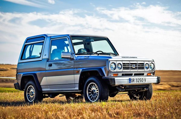 Феновете на истинските всъдеходи от старата школа добре познават Daihatsu Rugger, наричан на повечето експортни пазари Rocky. Но не всеки си спомня, че той е в основата на ексклузивния Freeclimber на италианското студио Bertone. Луксозен SUV за европейските пазари на базата на обикновен "японец" - как ви се струва това? През 80-те Bertone е в трудна ситуация - кабриото Fiat Ritmo и спортният Fiat X1/9, произвеждани в неговата фабрика, започват да губят позиции. Нужен е нов проект, в какъвто се превръща Freeclimber.