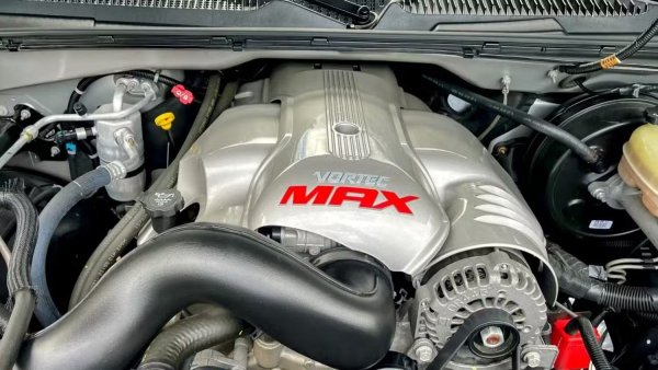 Очаквано излизане на нов двигател - 2027

Двигател - 6.2-литров V8

Мощност - 420 к.с.

Въртящ момент - 624 Нм

Ускорение от 0 до 100 км/ч - 6 секунди

Модел - Chevrolet Silverado 1500 6.2 V8 2026
