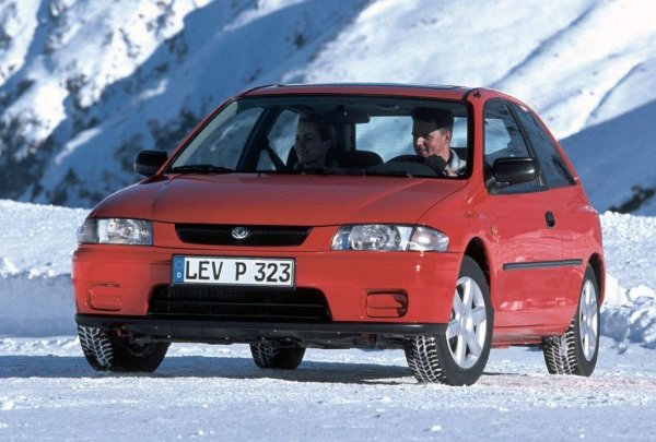 Японската компания декларира, че подходящи за Е10 са следните модели:
- Mazda6 от 2002 насам
- Mazda2 от 2003 насам
- Mazda3 от 2003 насам
- Mazda5 от 2004 насам
- MX-5 от 2005 насам
- RX-8 от 2002 насам
Всички кросоувъри на компанията от сериите СХ са подходящи за Е10. 
