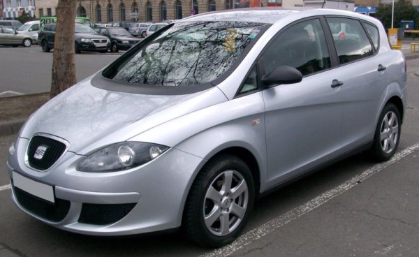 Всички модели на испанците са съвместими с Е10 освен първото поколение на FSI двигателите в следните коли:
- Toledo 2.0 (110kW) FSI от септември 2004 до ноември 2005
- Leon 2.0 (110kW) FSI от юли 2005 до ноември 2005
- Altea 2.0 (110kW) FSI от май 2004 до ноември 2005
