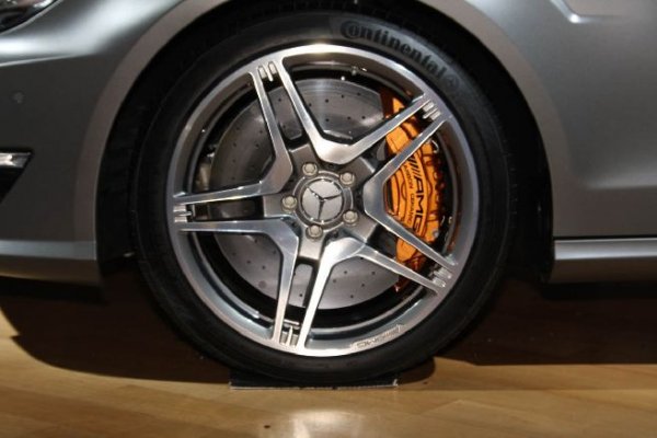 Mercedes-Benz CLS63 AMG 2012