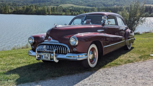 Година: 1947
Третото поколение на флагмана на Buick от онази ера, чието производство е прекъснато за кратко от Втората световна война, но после е подновено. Осмицата в името загатва за двигателя - редови 8-цилиндров Fireball OHV с работен обем 4.1 литра. 
