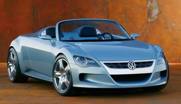 През 2003 Шрайер показа този прототип на спортен автомобил на автосалона във Франкфурт. Това бе именно прототип, предназначен да влезе в производство, а не просто концептуален модел за привличане на вниманието. Трябваше да се задвижва от същия 3.2-литров V6, който ползваше и Audi TT. После обаче началниците размислиха - вероятно опасявайки се, че тази кола би подяла успеха на ТТ. Новият дизайнерски език, измислен от Шрайер тук, после се прехвърли към Passat, CC, Eos, Polo. 
