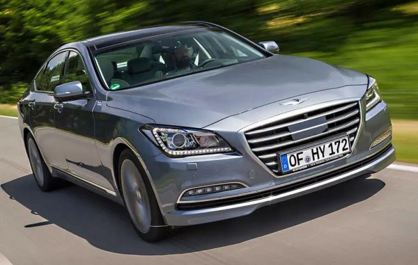 През 2015 в Южна Корея бе показан Genesis G90 - първият модел на вече отделената премиум марка на Hyundai. Дизайнът е дело на Шрайер. Фейслифтът от 2019 - с гигантската решетка с форма на диамант - е вече на наследника му Донкерволке. Впрочем тук е мястото да отбележим, че Люк Донкерволке е ученик на Шрайер още от престоя им в Audi. 
