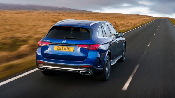 Излязлото в края на 2022 ново поколение на модела раздвижи отчетливо продажбите и през 2023 те са порасли с впечатляващите 161 процента. Стартовата цена на GLC е 121,200 лева, а най-популярните версии са били бензиновата 200 (102 регистрации) и дизеловата 220 D (52). 
