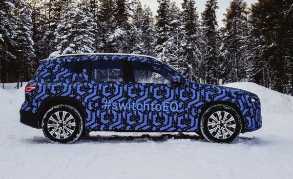 За момента информацията за този модел е оскъдна, освен че ще се прави в унгарската фабрика в Кечкемет и че производството ще започне в края на този година. Предполагаме, че става дума за електрическия аналог на GLB - компактен кросоувър, но с квадратести форми за повече вътрешно пространство. 
Малко след него трябва да дойде и EQE - електрическата разновидност на Е-класата. 
