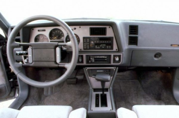 По-късно агрегатът е заменен с 2.0-литров, който развива 165 сили и 237 Нм. Sunbird GT остава на пазара до 1993 г., но хечбек версията е спряна от производство през 1987 г. А причината е, че хечбековете традиционно не са много популярни в Америка.
