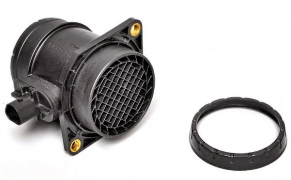 Дебитомерът се нарича още датчик за обемен разход на въздух. Разходът на въздух е основен параметър при изчисляване на необходимото количество гориво. Започва да дава грешни показания, когато се затлачи с прах - много често явление в силно запрашената среда на градове като София или Пловдив. 
