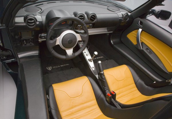 В наши дни вече всеки познава американската марка, като нейните модели се радват на голямо търсене. Наскоро чисто нови роудстъри, открити на пристанище, бяха продадени за солидни суми, което затвърждава статута на бъдещи класики. Да не горовим, че една Tesla Roadster служи като сателит в открития космос. 
