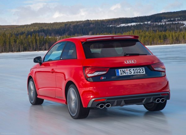 Хот-хечът от хечът от старата школа напомни на всички какви могат да бъдат колите от Инголщат - ярки, смели и необикновени. S1 е създаден не за рекорди за скорост, а за забавление и се се справя много добре. Автомобил, който е перфектен за ежедневно шофиране из града, той също така доставя много забавление на пистата благодарение на уникалната комбинация от задвижване на четирите колела, мощен двигател и механична скоростна кутия.
