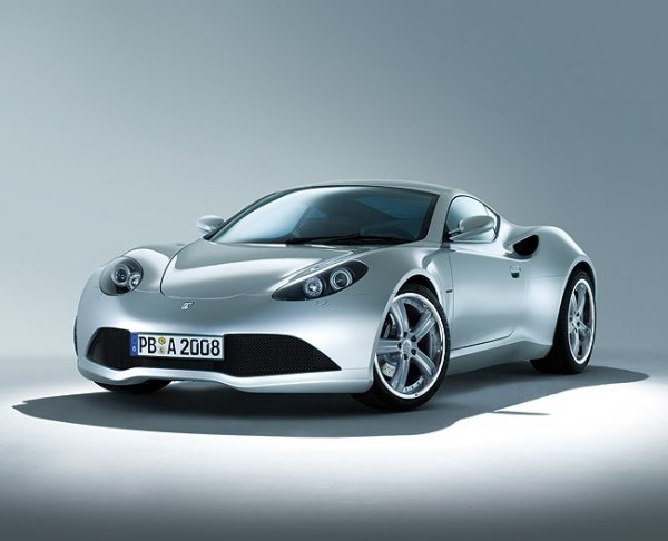 Artega GT, при тегло от само 1100 кг автомобилът има съотношение тегло/мощност 3.6 кг/к.с.